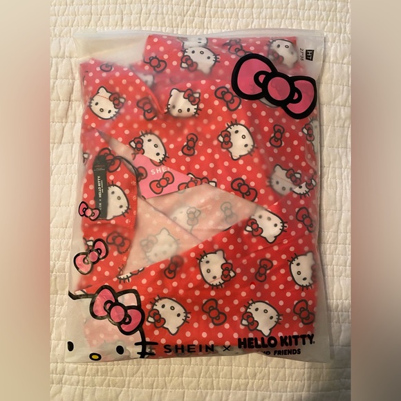 NEW WITH TAGS HELLO KITTY DRESS SANRIO/SHEIN ADULTS - Picture 6 of 9